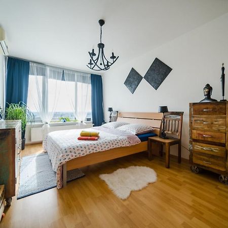 Comfy Condo On The 20Th Floor & Free Parking Bratislava Exteriér fotografie