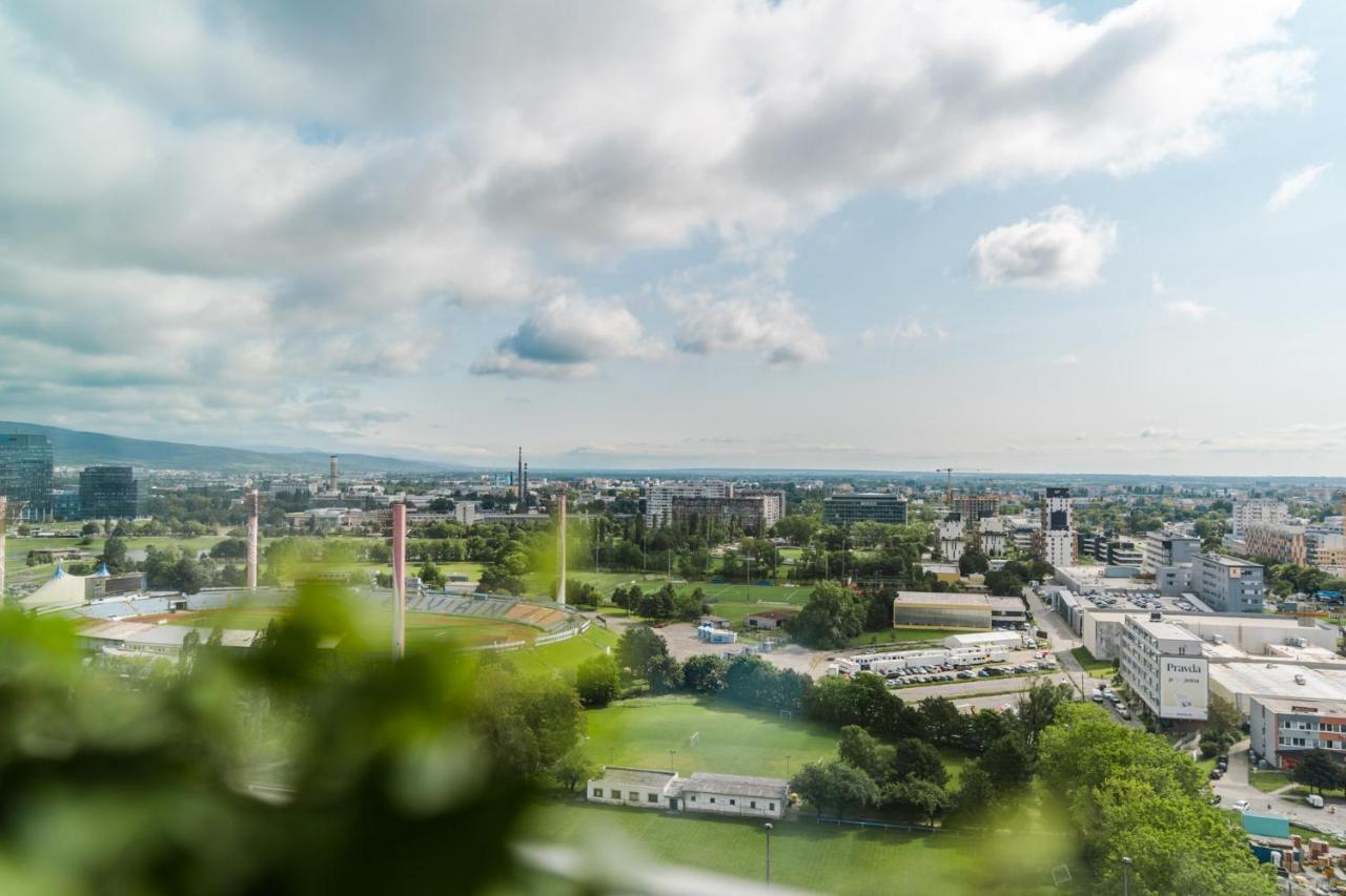 Comfy Condo On The 20Th Floor & Free Parking Bratislava Exteriér fotografie