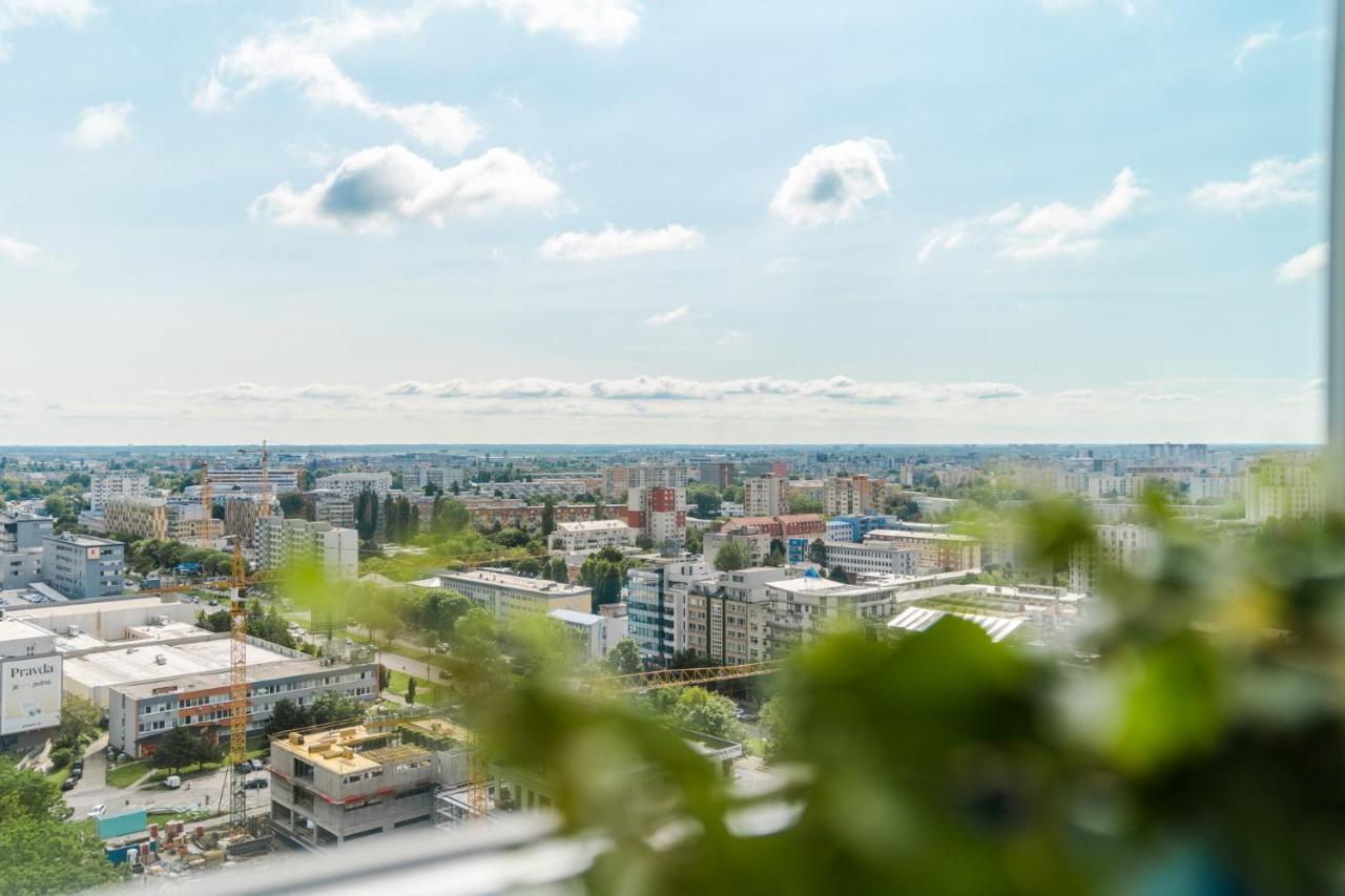 Comfy Condo On The 20Th Floor & Free Parking Bratislava Exteriér fotografie